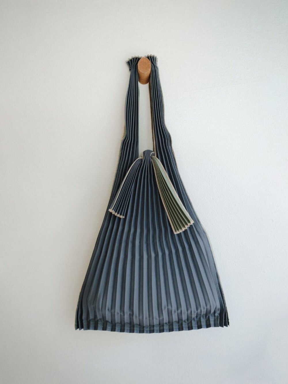 PLECO two-tone tote – lead blue grey, khaki green - LIKE NEW